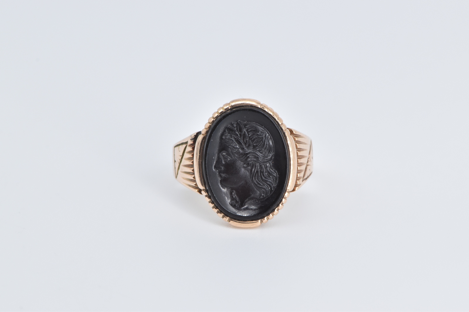 10K Victorian Ornate Carved Black Onyx Intaglio Yellow Gold Ring, Size 7.75