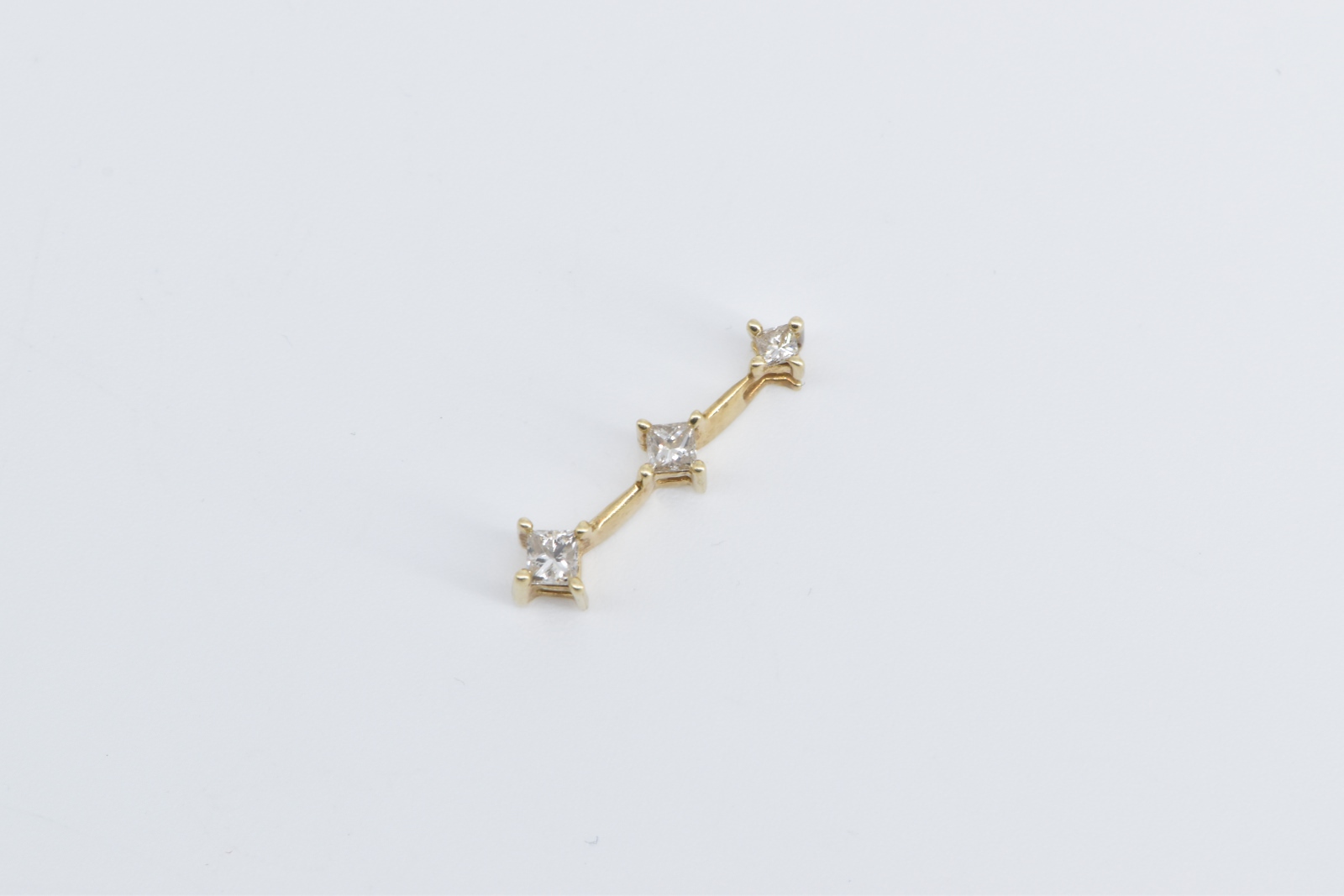 14K 0.15 Ctw Princess Diamond Tiered Bar Drop Yellow Gold Pendant