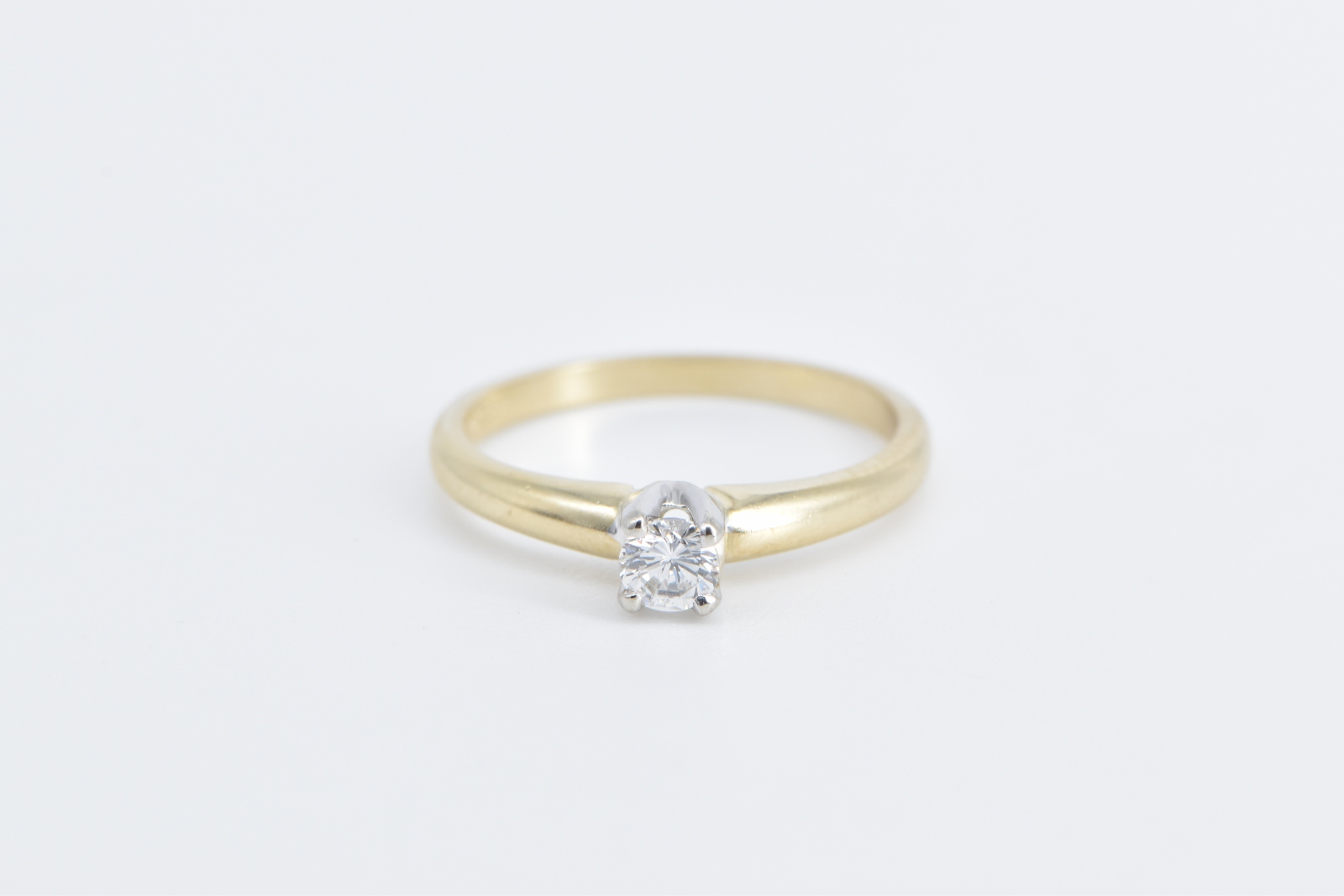 14K 0.21 Ct Diamond Solitaire Classic Engagement Yellow Gold Ring, Size 6.5