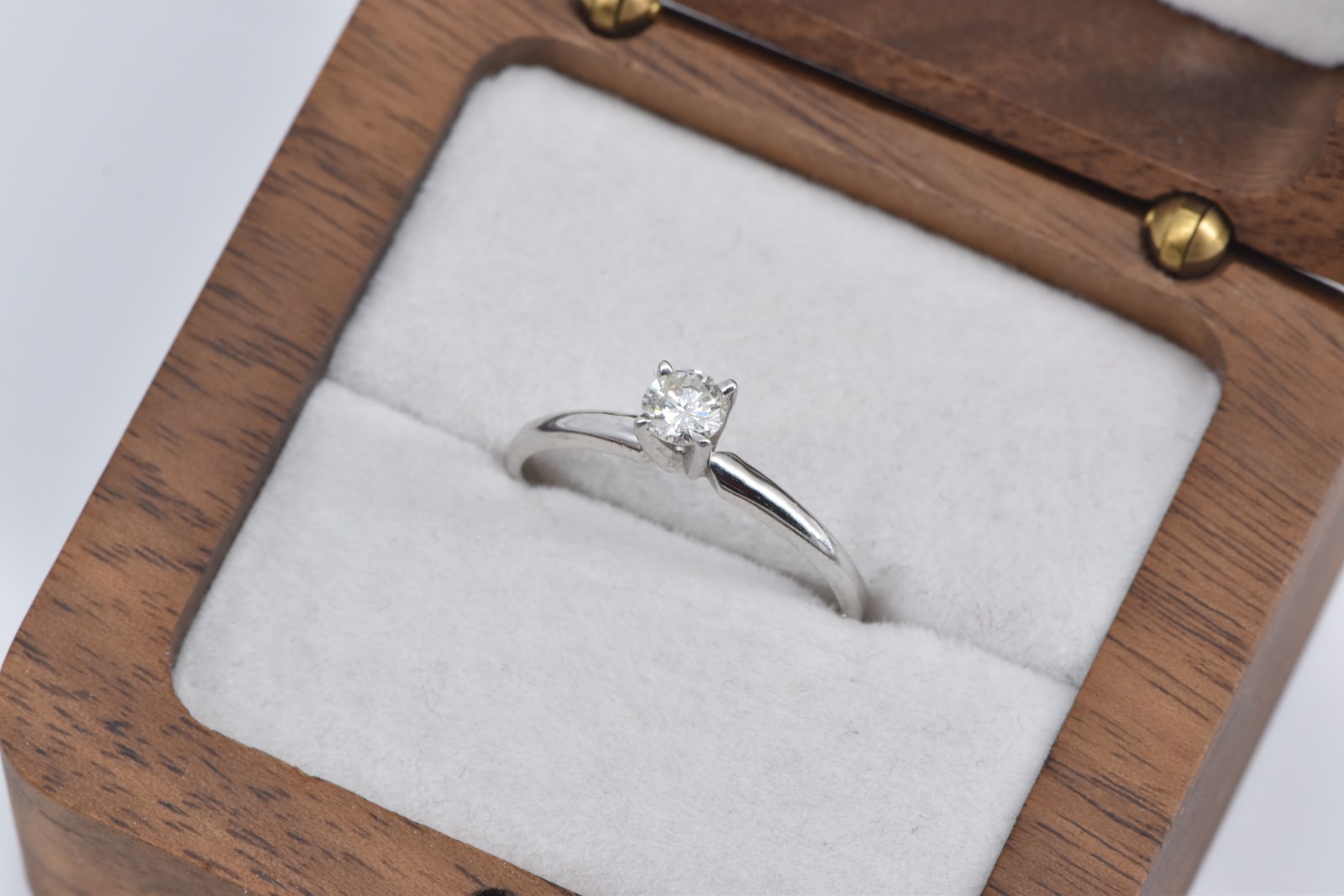 14K 0.25 Ct Natural Diamond Solitaire Engagement White Gold Ring, Size 7