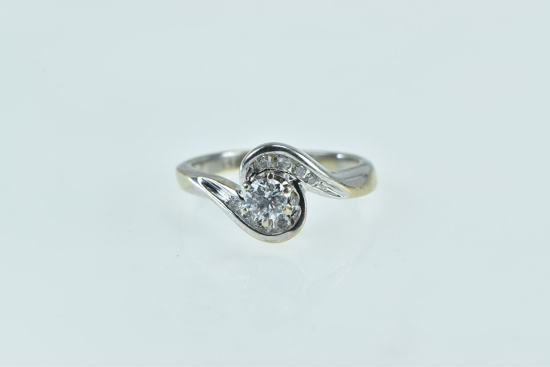 0.50 Carat 14K White Gold Diamond Swirl 3-Stone Engagement Ring - Size 9.5