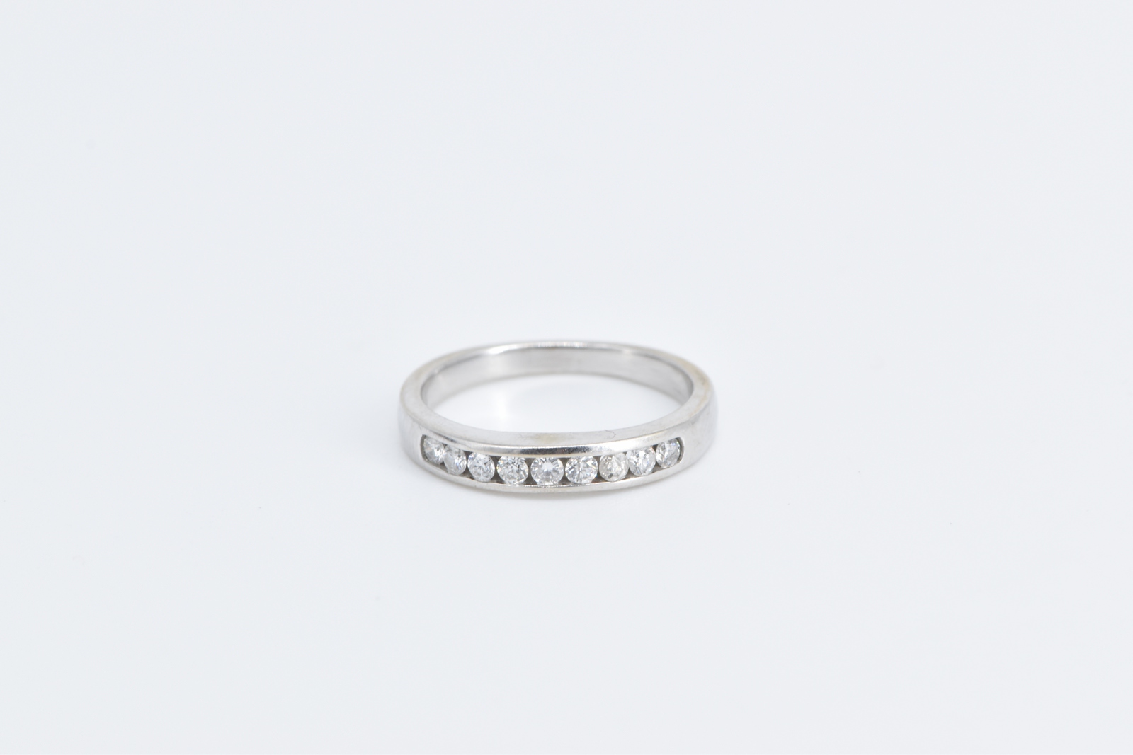 14K 0.32 Ctw Diamond Classic Curved Wedding Band White Gold Ring, Size 5.75