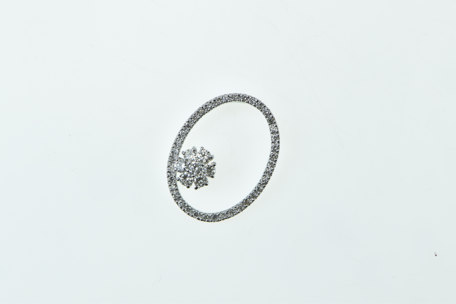 14K 0.46 Ctw Diamond Oval Flower Cluster Floral White Gold Pendant