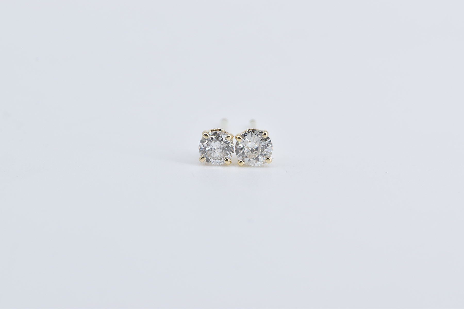14K 0.50 Ctw Diamond Classic Solitaire Stud Vintage Yellow Gold Earrings