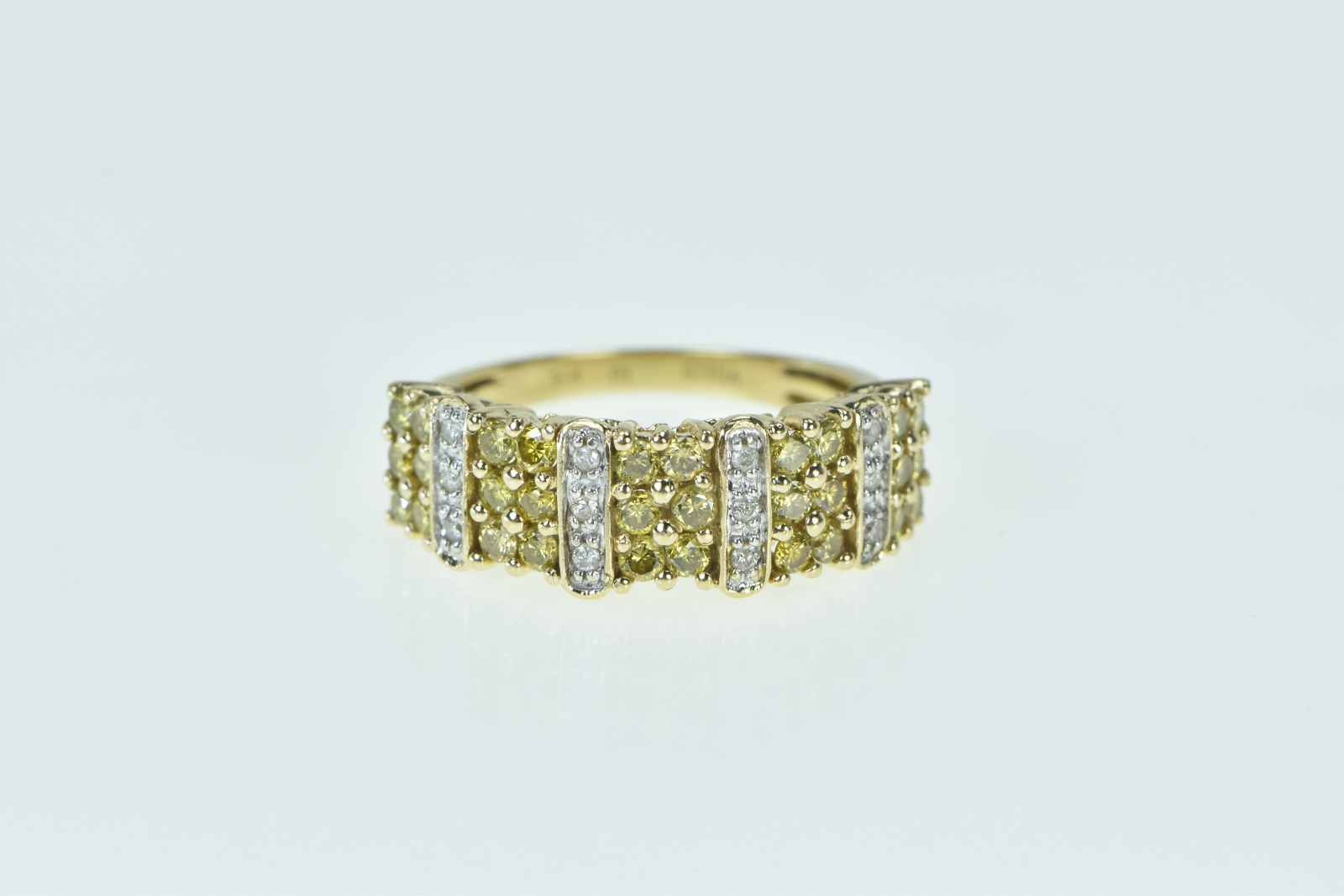 14K 0.57 Ctw Yellow & White Diamond Cluster Band Yellow Gold Ring, Size 6.25
