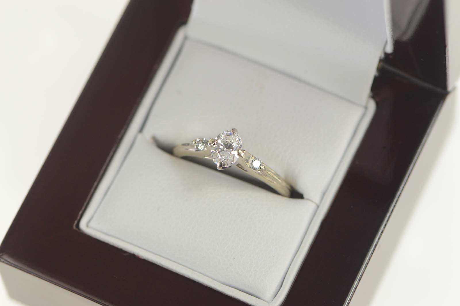 14K 0.60 Ctw Diamond Oval Cathedral Engagement White Gold Ring, Size 7