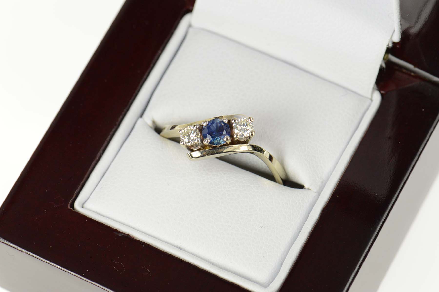 14K 0.60 Ctw Sapphire Diamond Bypass Engagement White Gold Ring, Size 8