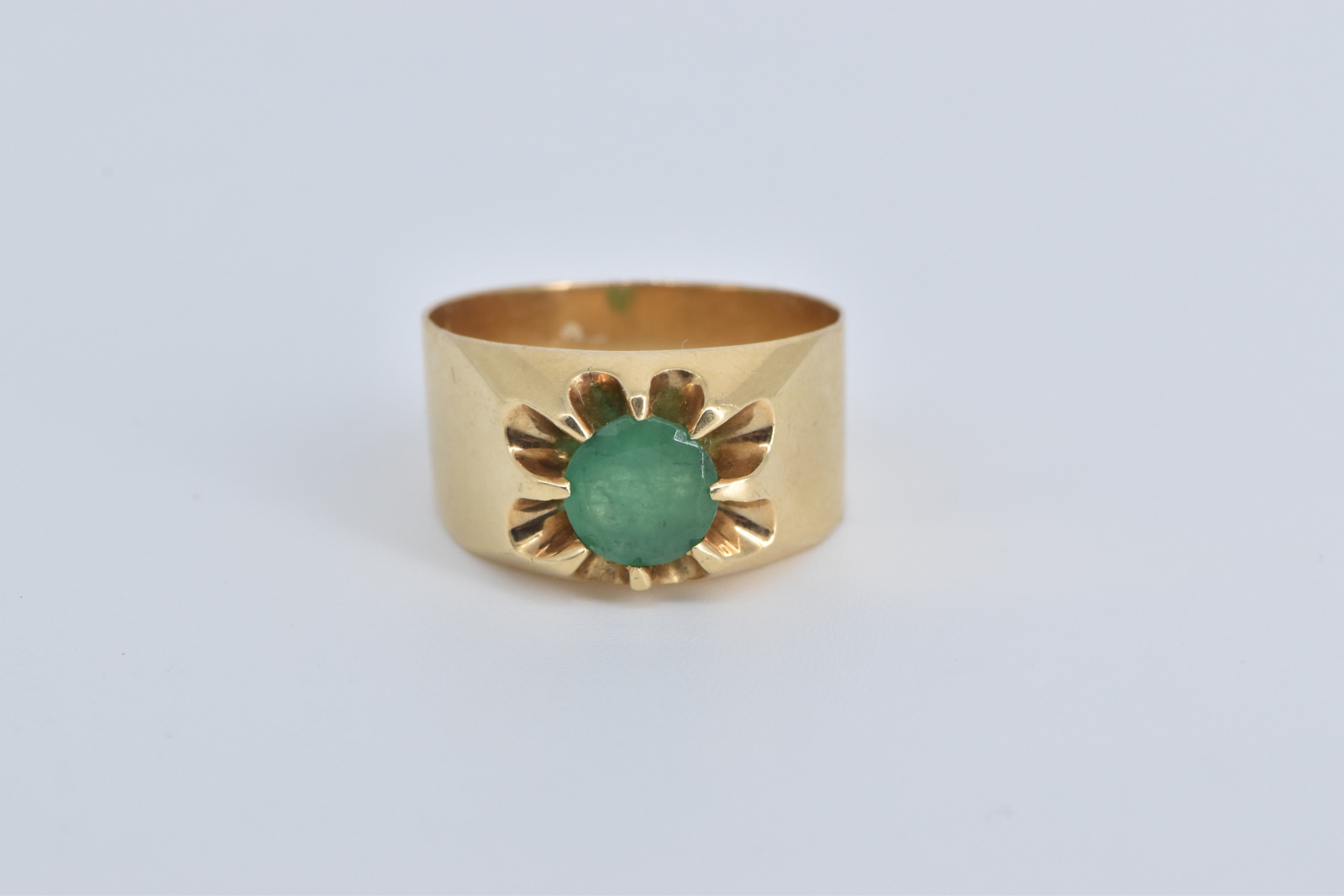 14K 0.70 Ct Natural Emerald Belcher Ornate Yellow Gold Ring, Size 9