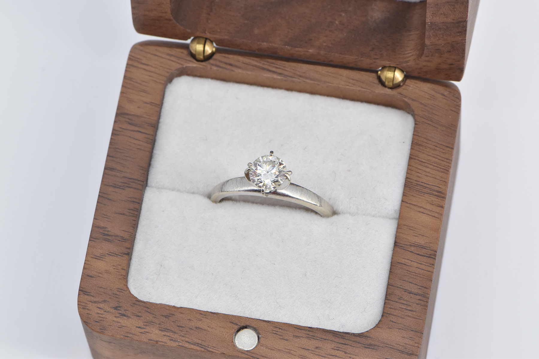 14K 0.82 Ct Diamond Solitaire Classic Engagement White Gold Ring, Size 6.5