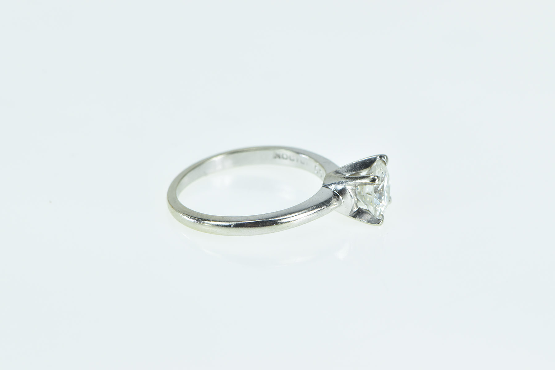 14k White Gold Antique Style Solitaire Round Diamond Engagement Ring (1 cttw) main image 1