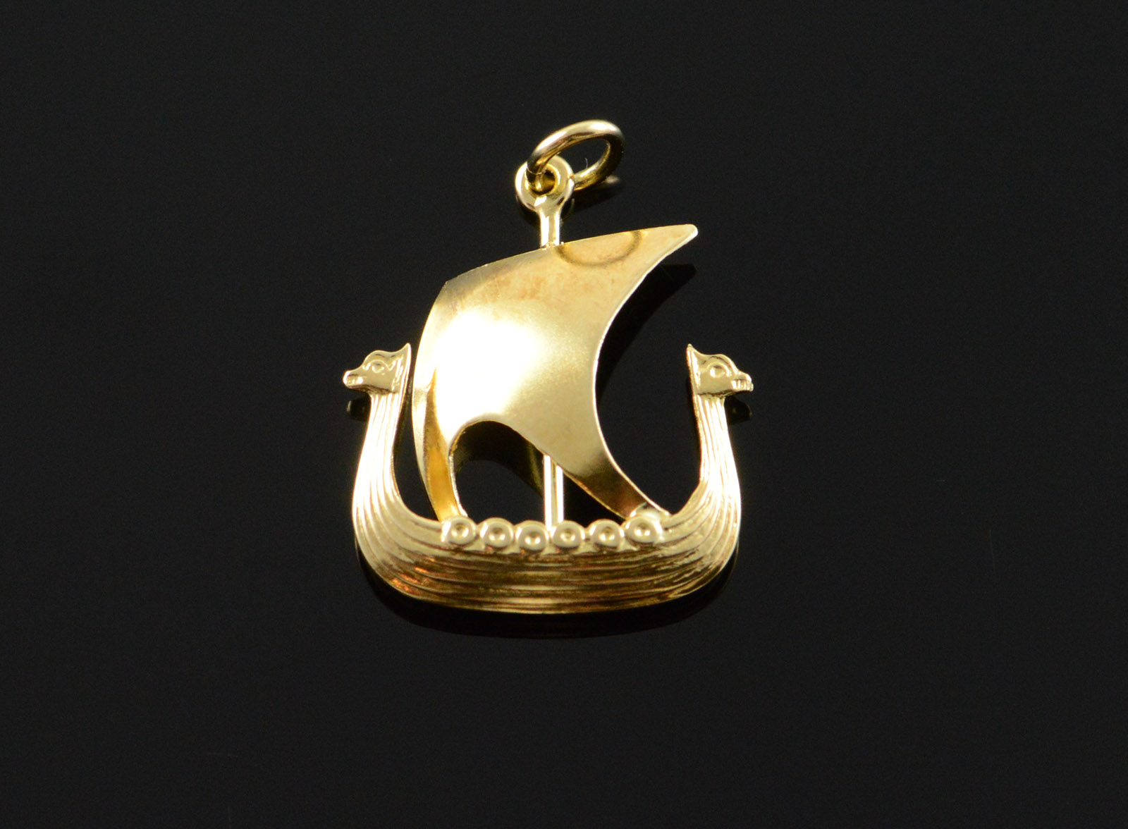 14k 1 2g Viking Ship Boat Norway Yellow Gold Charm Pendant 14k 1 2g Viking Ship Boat Norway Yellow Gold Charm Pendant