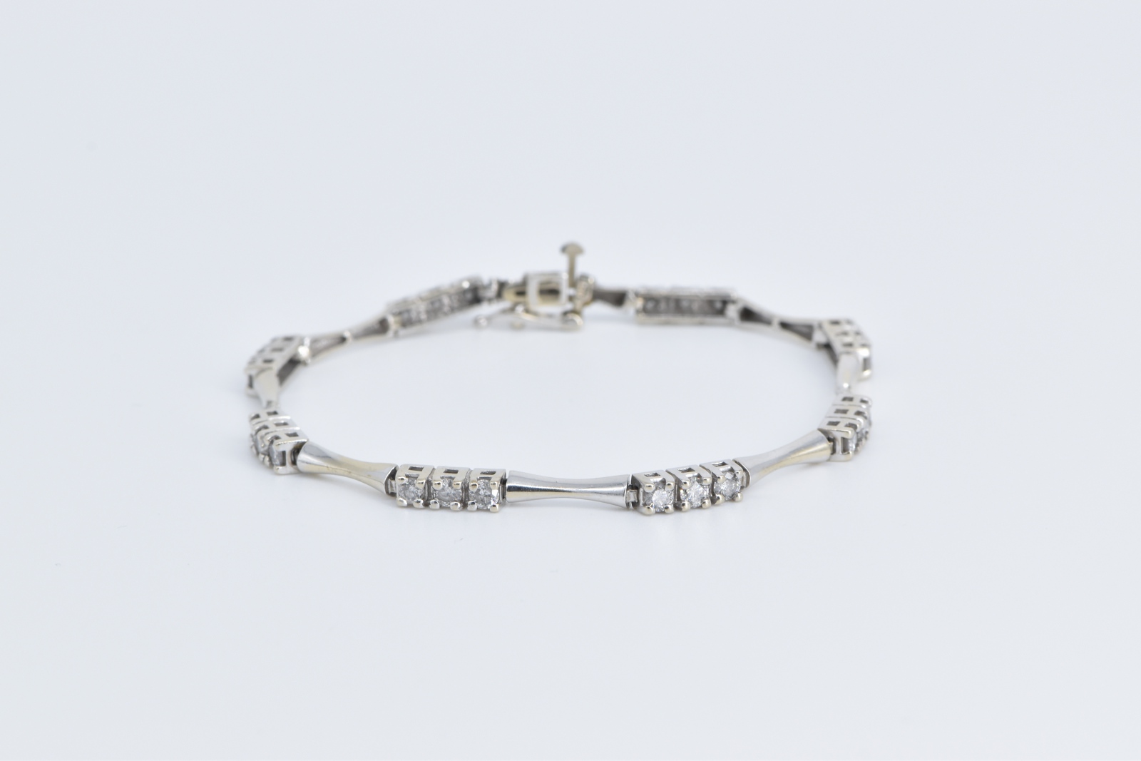 14K 1.50 Ctw Diamond Classic Curved Bar Tennis White Gold Bracelet 7.25"