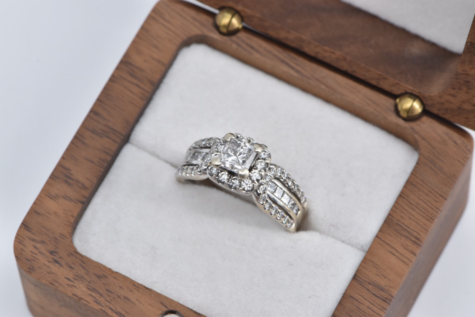 14K 1.50 Ctw Princess Diamond Engagement White Gold Ring, Size 5.75