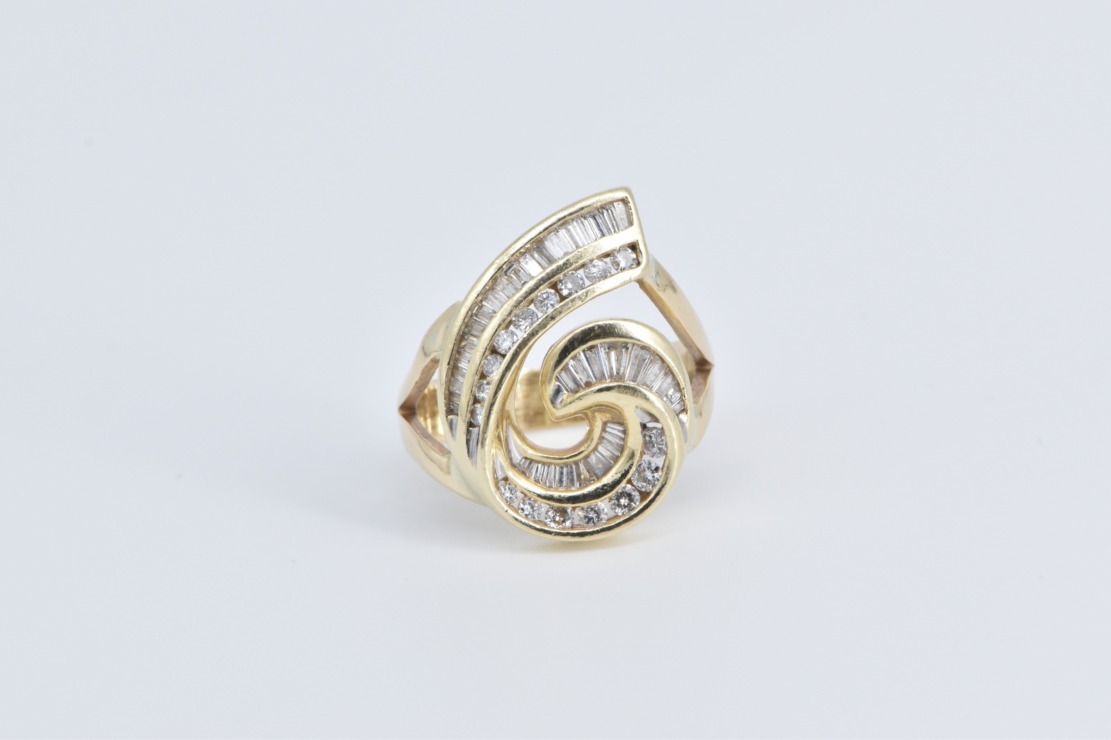 14K 1.90 Ctw Baguette & Round Diamond Loop Yellow Gold Ring, Size 9.5