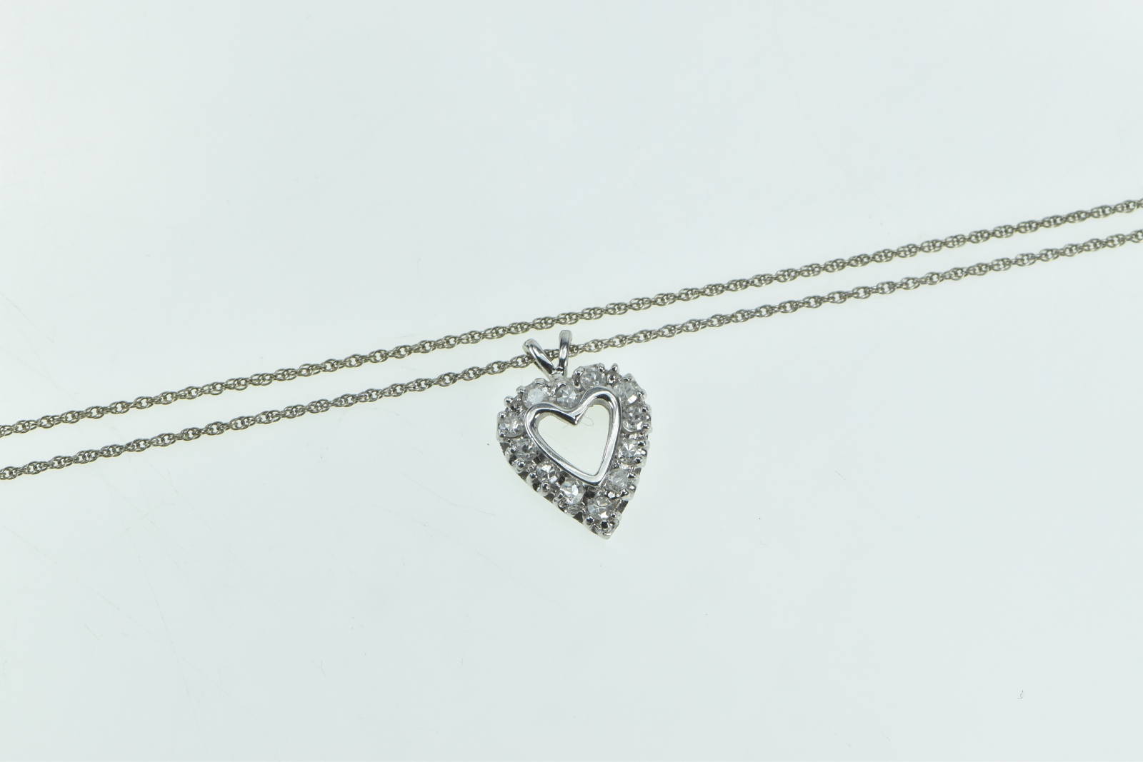 14K 1950's 0.36 Ctw Diamond Heart Classic Chain White Gold Necklace 17.5"