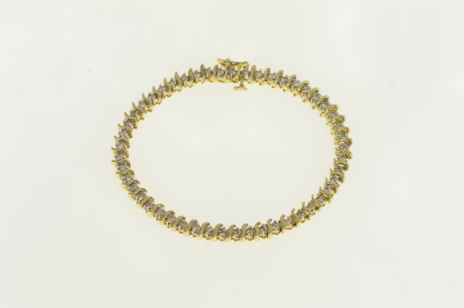 14K 2.00 Ctw Diamond Classic Wavy Link Yellow Gold Bracelet 6.75"