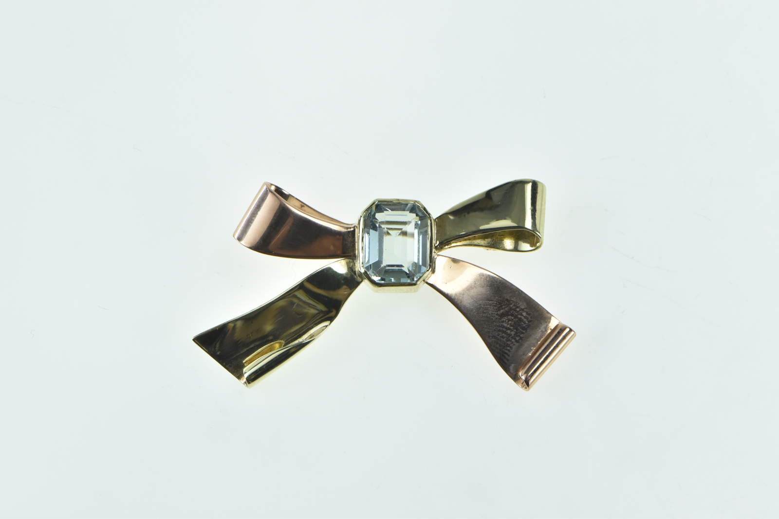 14K 2.52 Ct Emerald Cut Aquamarine Bow Ribbon Yellow Gold Pin/Brooch