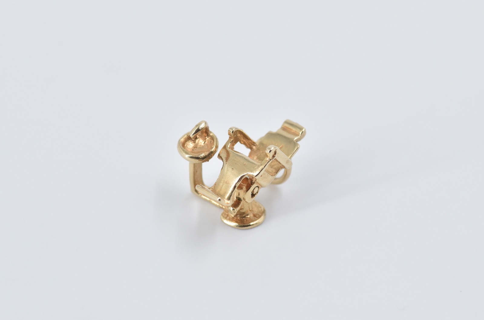 14K 3D Articulated Barber Hair Stylist Chair Yellow Gold Charm/Pendant