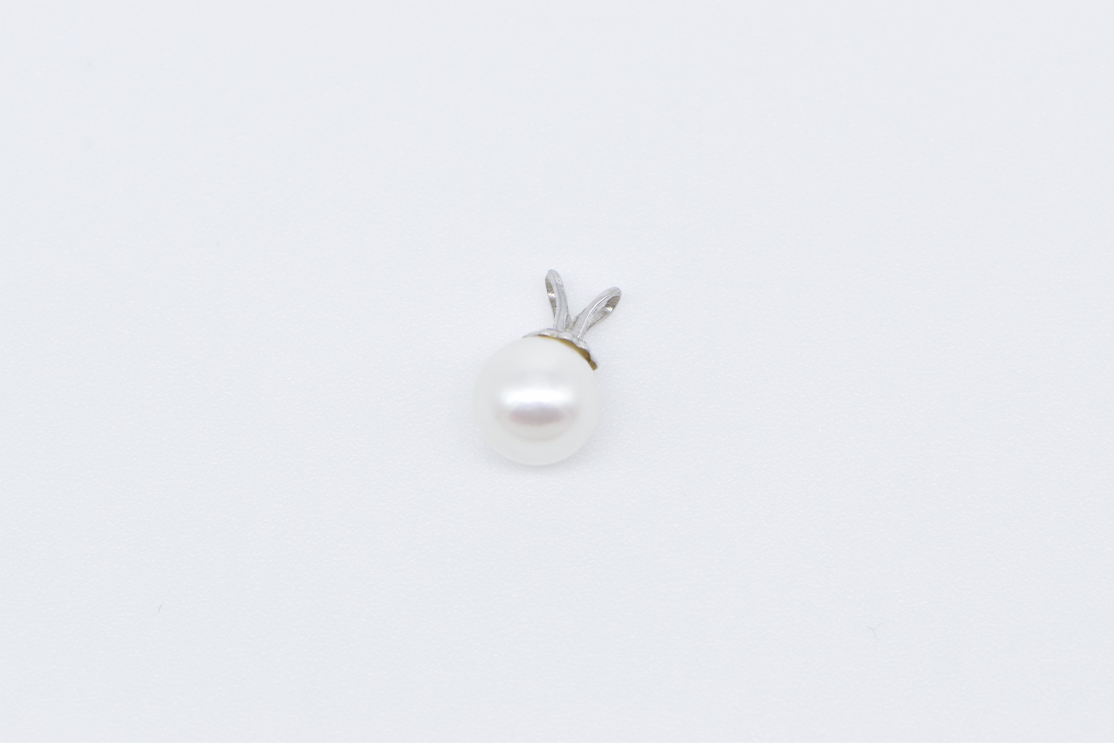 14K 7.1mm Classic Pearl Simple Plain White Gold Pendant