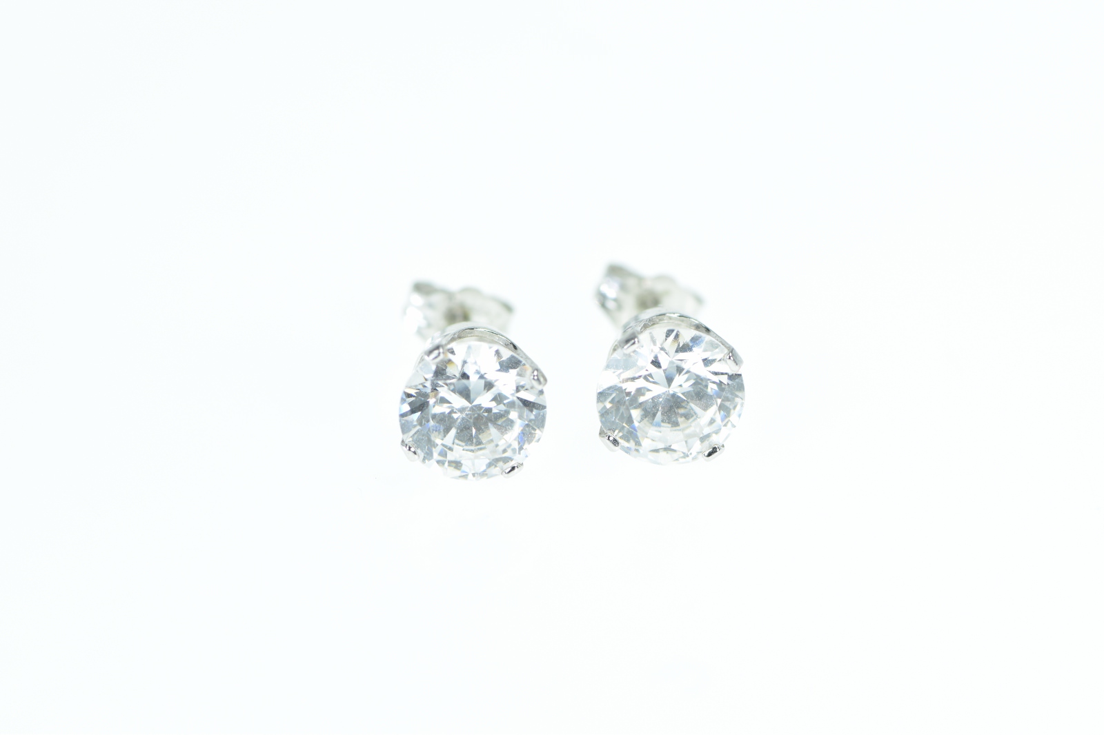 14K 8.0mm Vintage Solitaire Classic CZ Stud White Gold Earrings