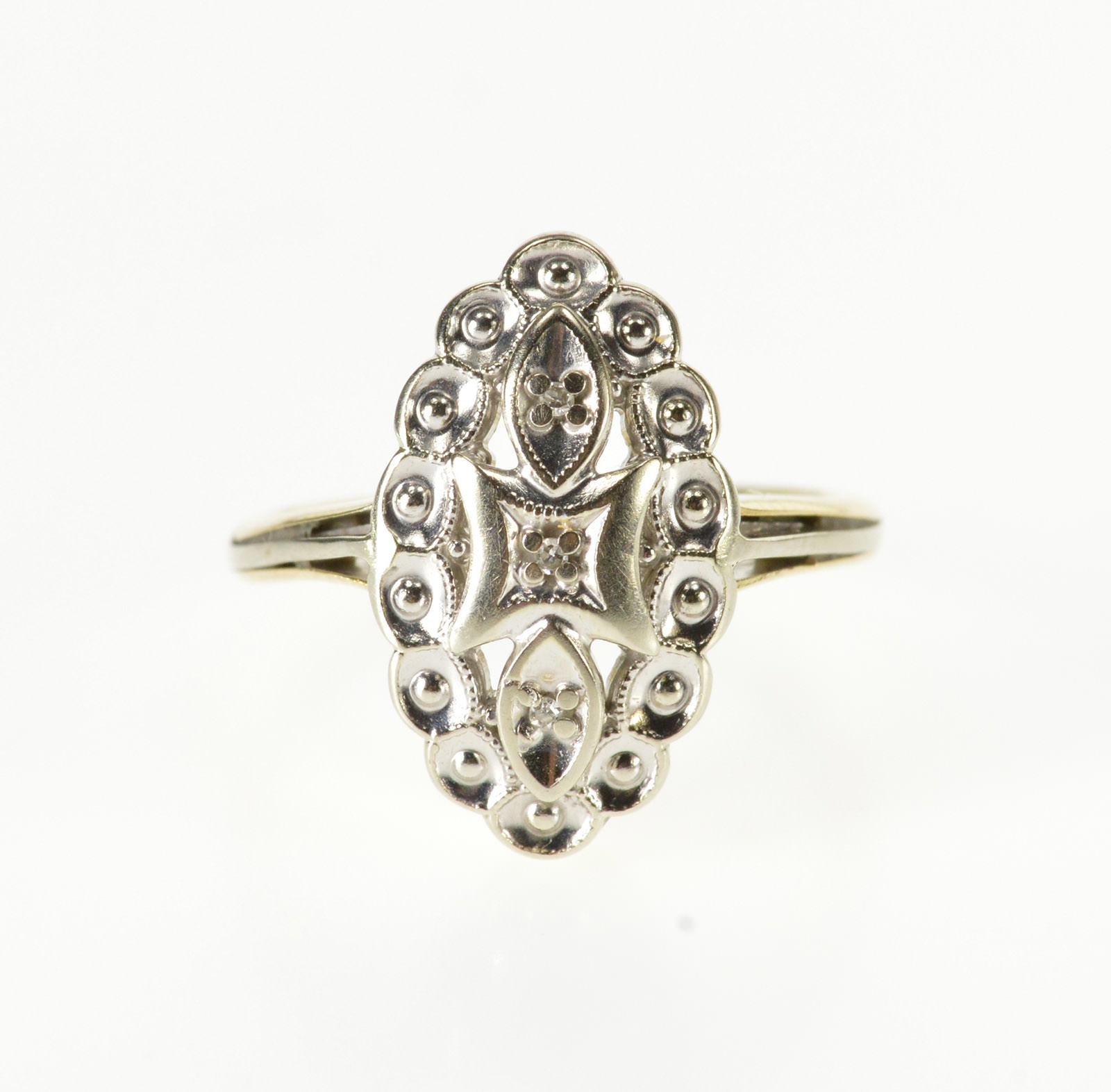 14K Diamond Inset Scalloped Trip Pointed Oval Yellow Gold Ring, Size 2.