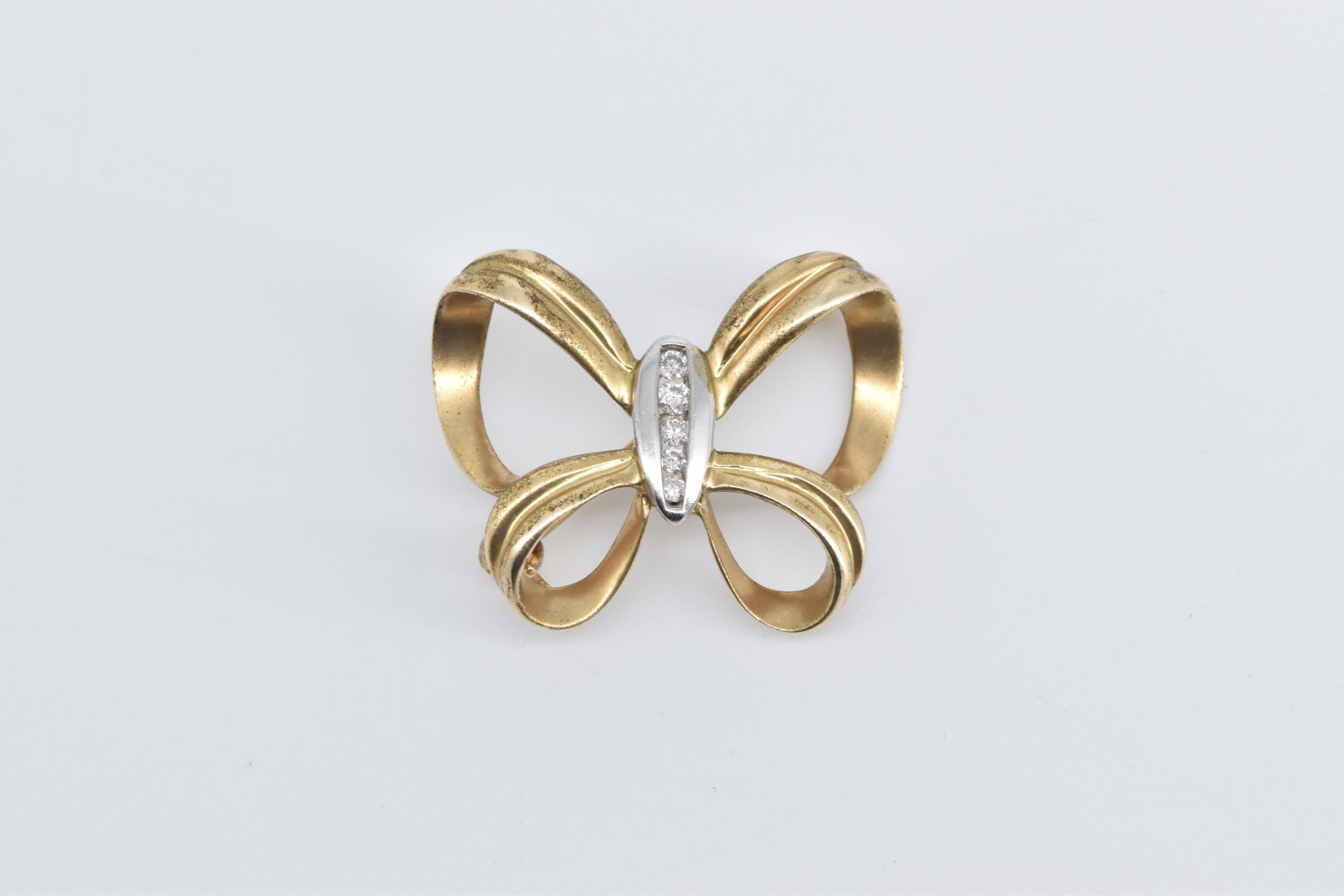 14K Diamond Inset Vintage Bow Ribbon Yellow Gold Pendant/Pin