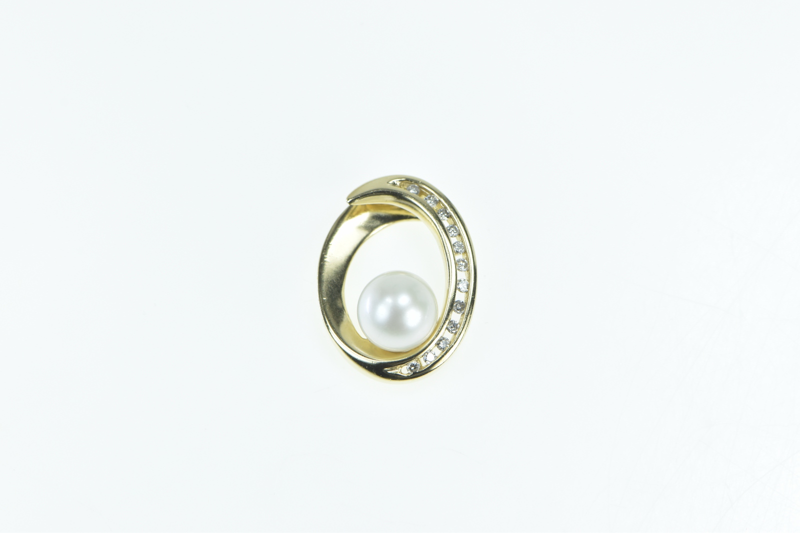 14K Diamond Oval 7.8mm Pearl Loop Statement Yellow Gold Pendant