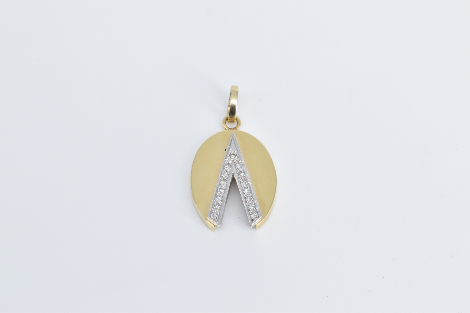 14K Diamond V Chevron Split Oval Vintage Fashion Yellow Gold Pendant