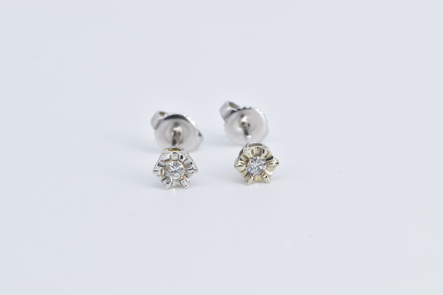 14K Diamond Vintage Solitaire Classic Stud White Gold Earrings