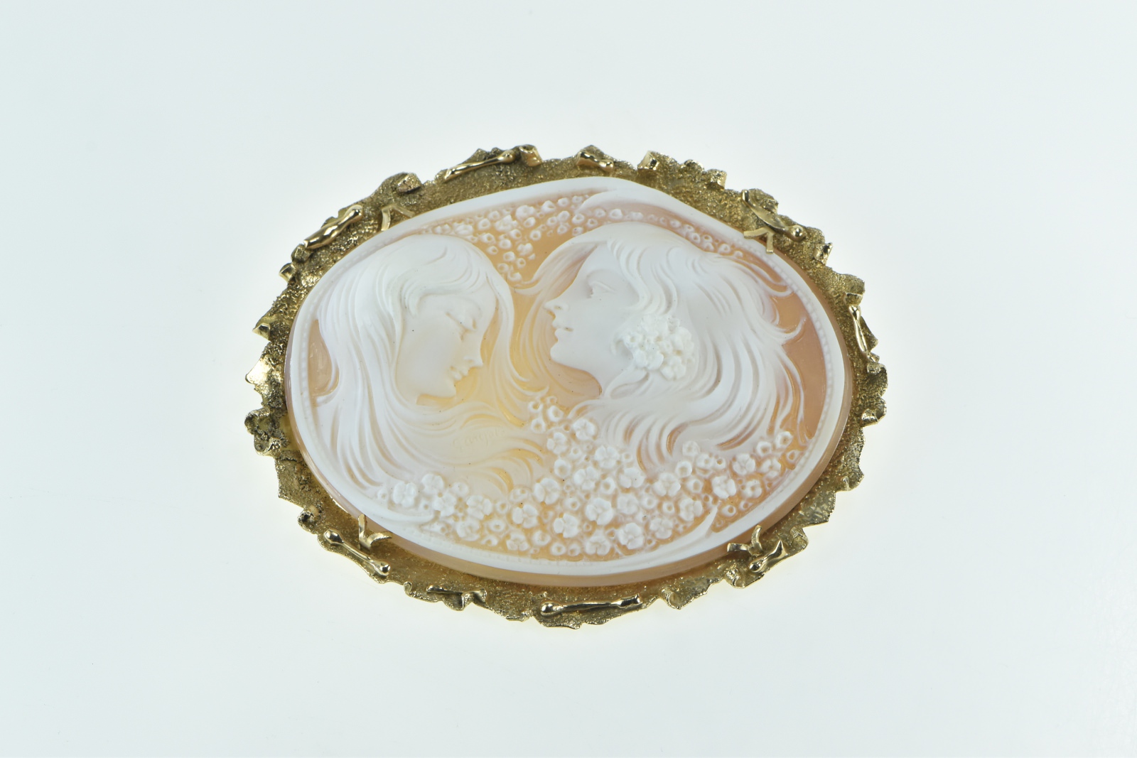 14K Elaborate Huge Carved Shell Cameo Floral Ladies Yellow Gold Pin/Brooch