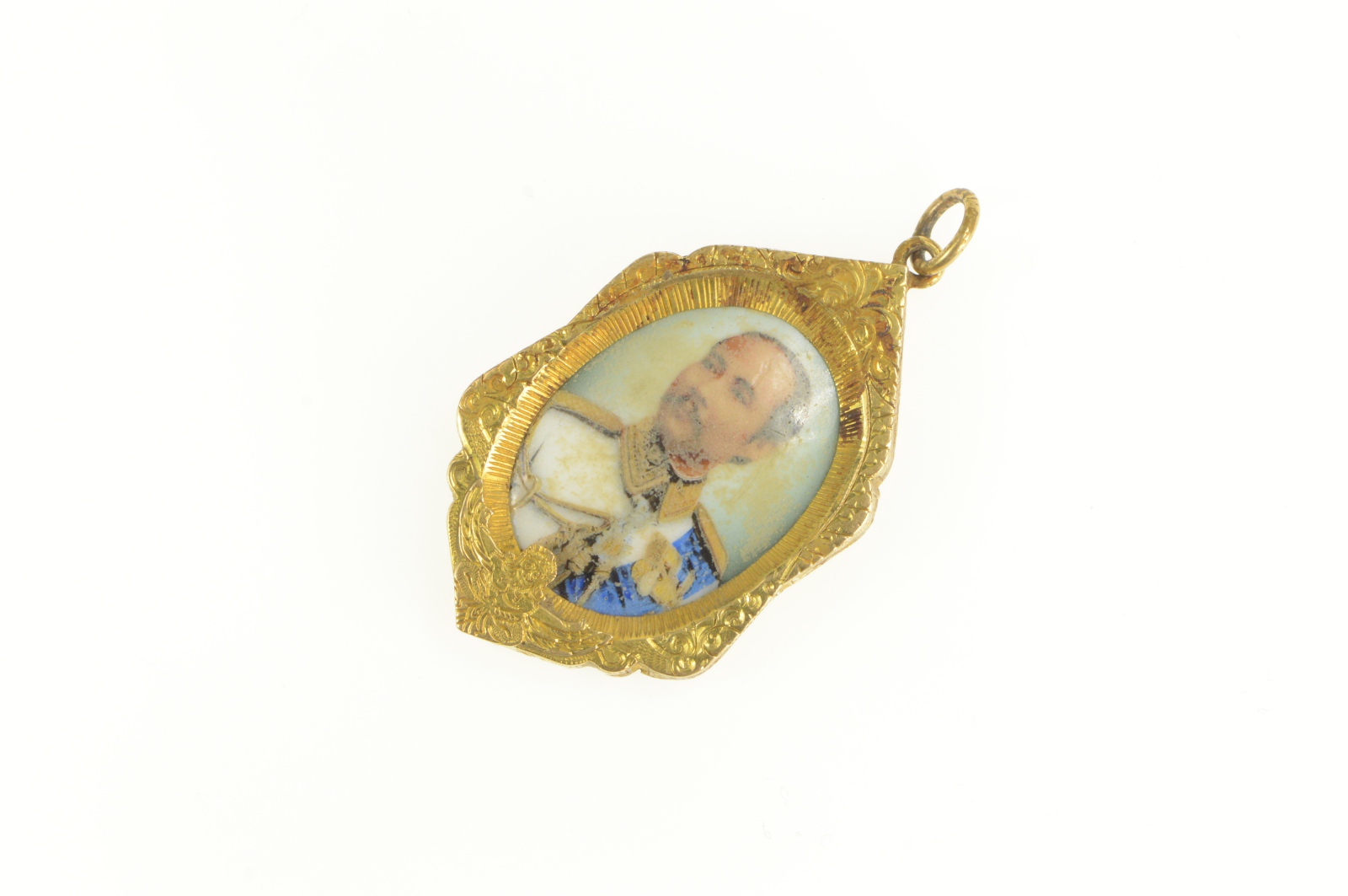 14K Elaborate Painted Japanese Soldier Engraved Yellow Gold Pendant