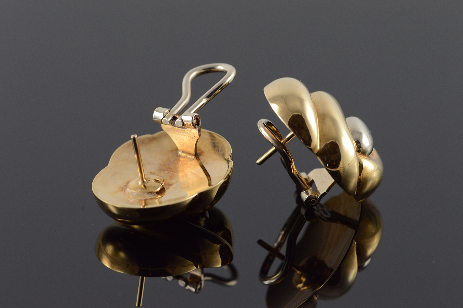 14k Hollow Scallop Puffy French Clip Yellow Gold Earrings Property 14k Hollow Scallop Puffy French Clip Yellow Gold Earrings