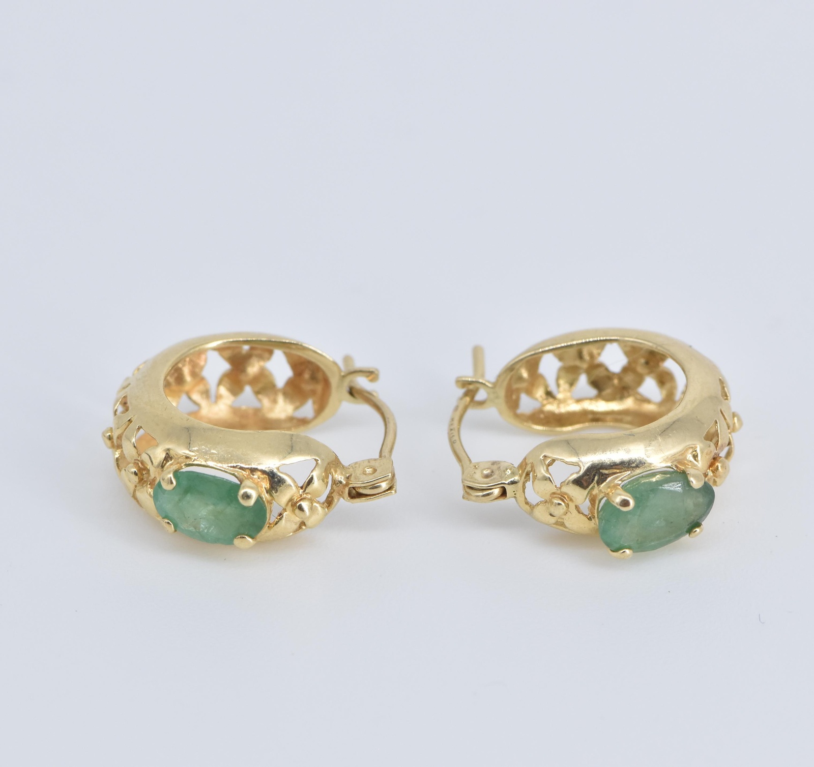 14K Natural Emerald Ornate Floral 14mm Hoop Yellow Gold Earrings