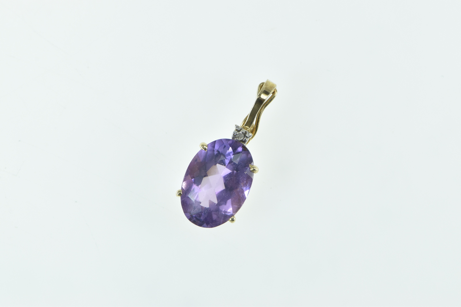 14K Oval Amethyst Diamond Accent Classic Yellow Gold Pendant