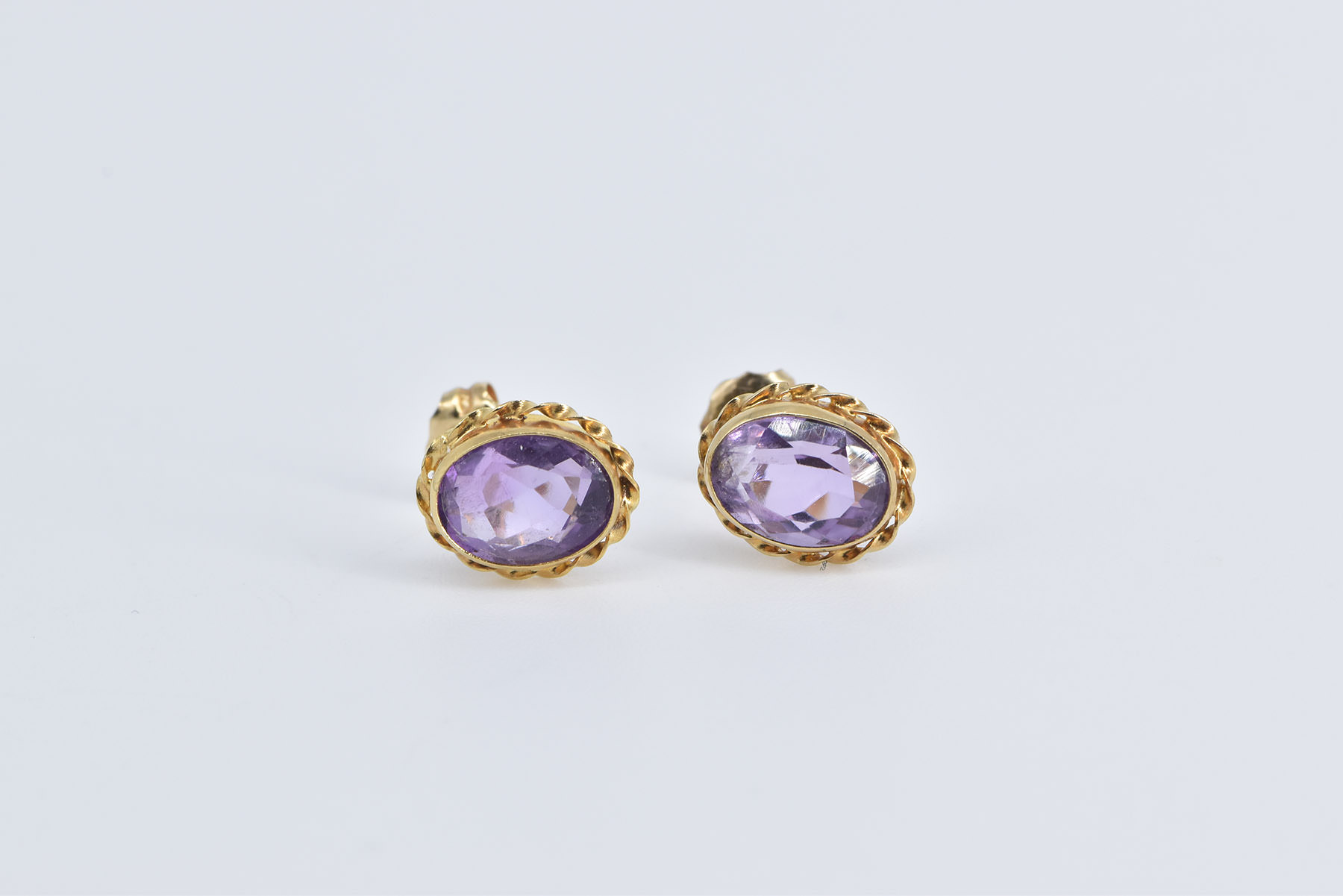 14K Oval Amethyst Vintage Rope Trim Stud Yellow Gold Earrings