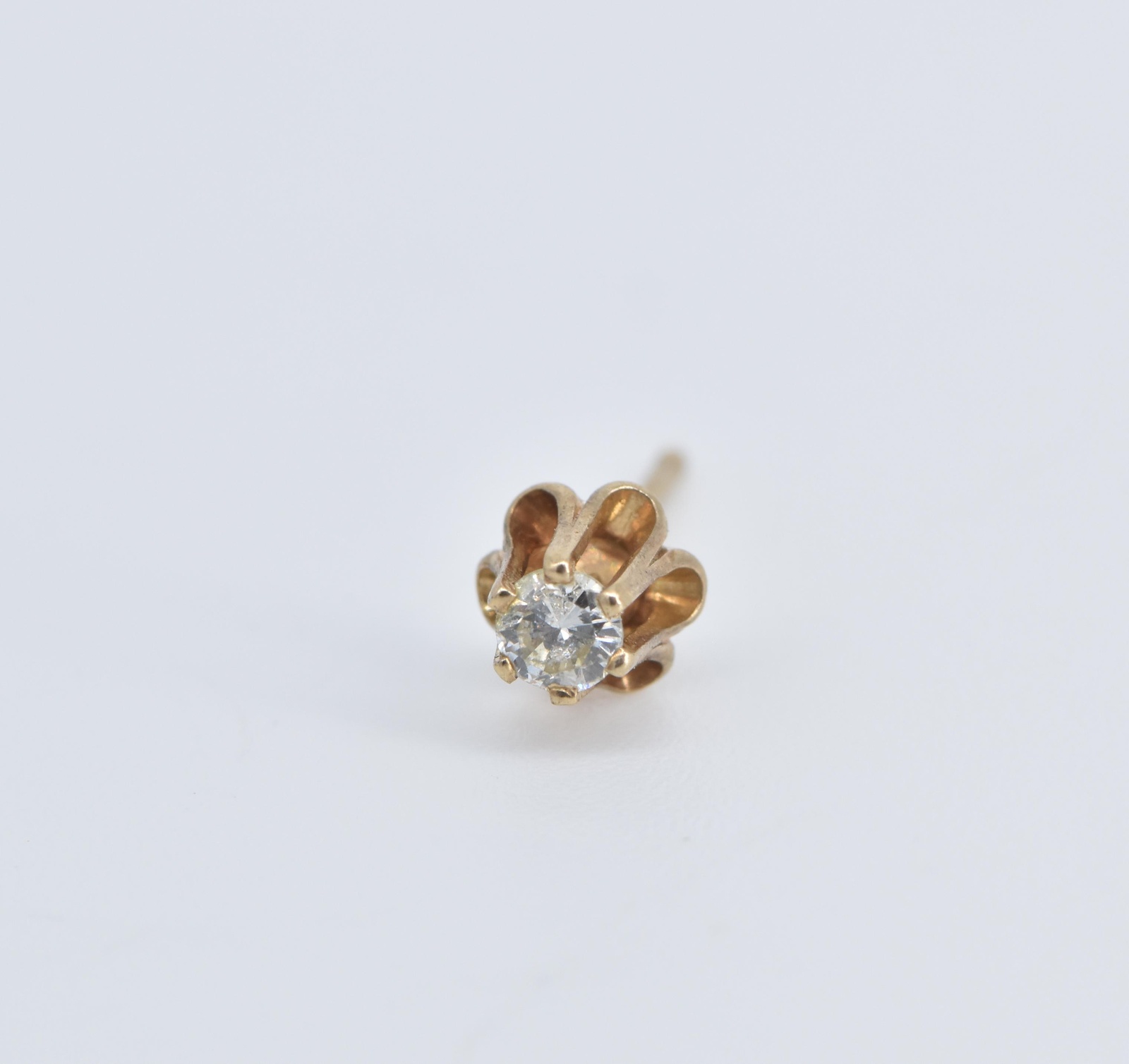 14K Single Diamond Solitaire Classic Stud Yellow Gold Earring