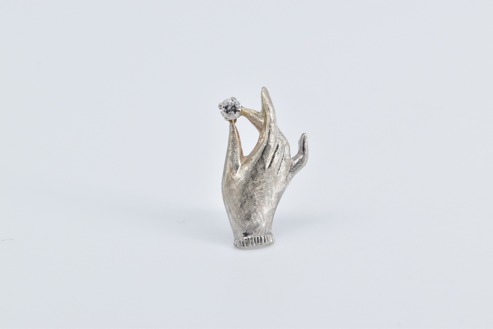 14K Textured Diamond In Hand Ornate Lapel White Gold Pin/Brooch