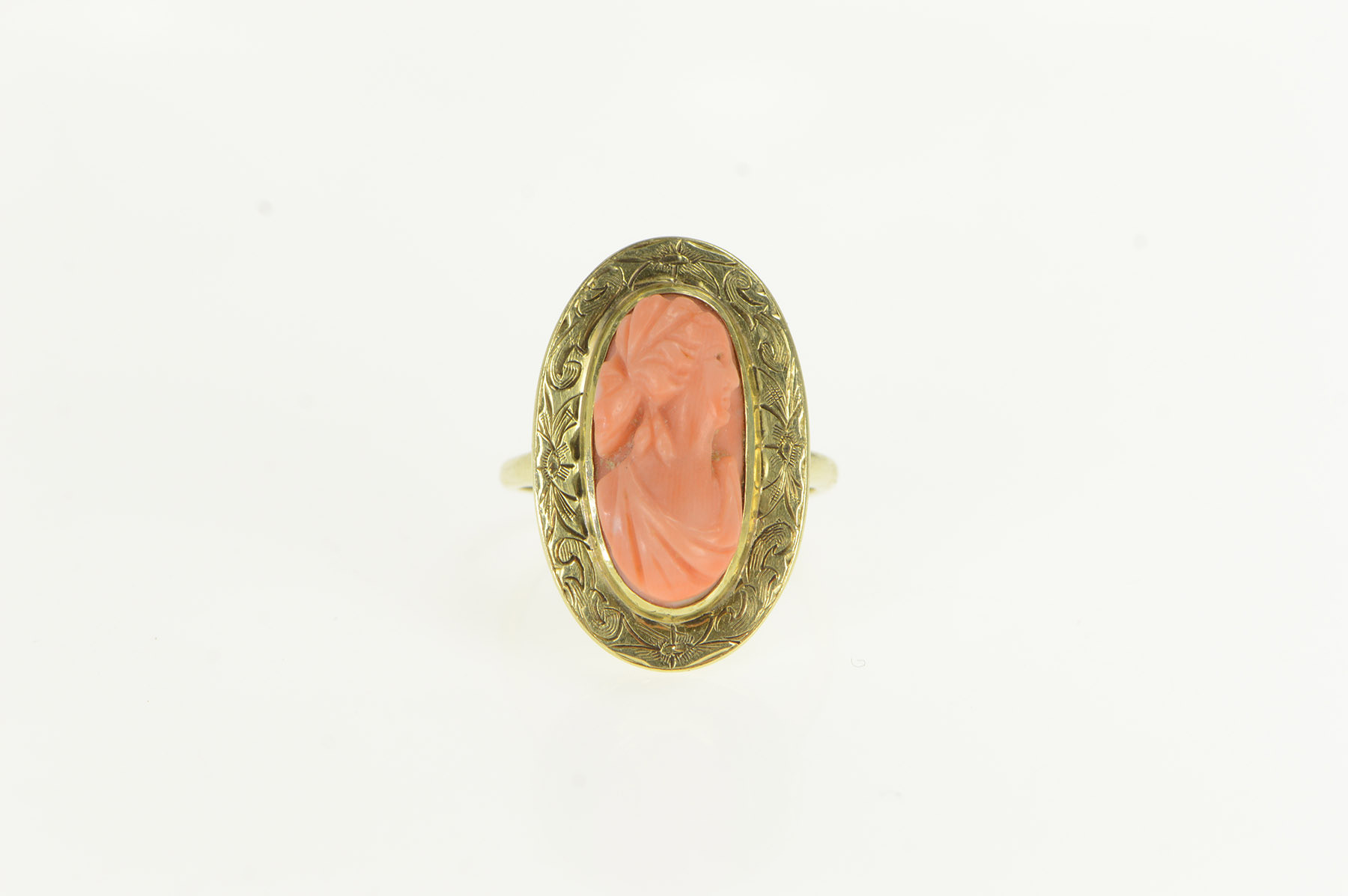 14K Victorian Coral Carved Cameo Engraved Oval Yellow Gold Ring, Size 7