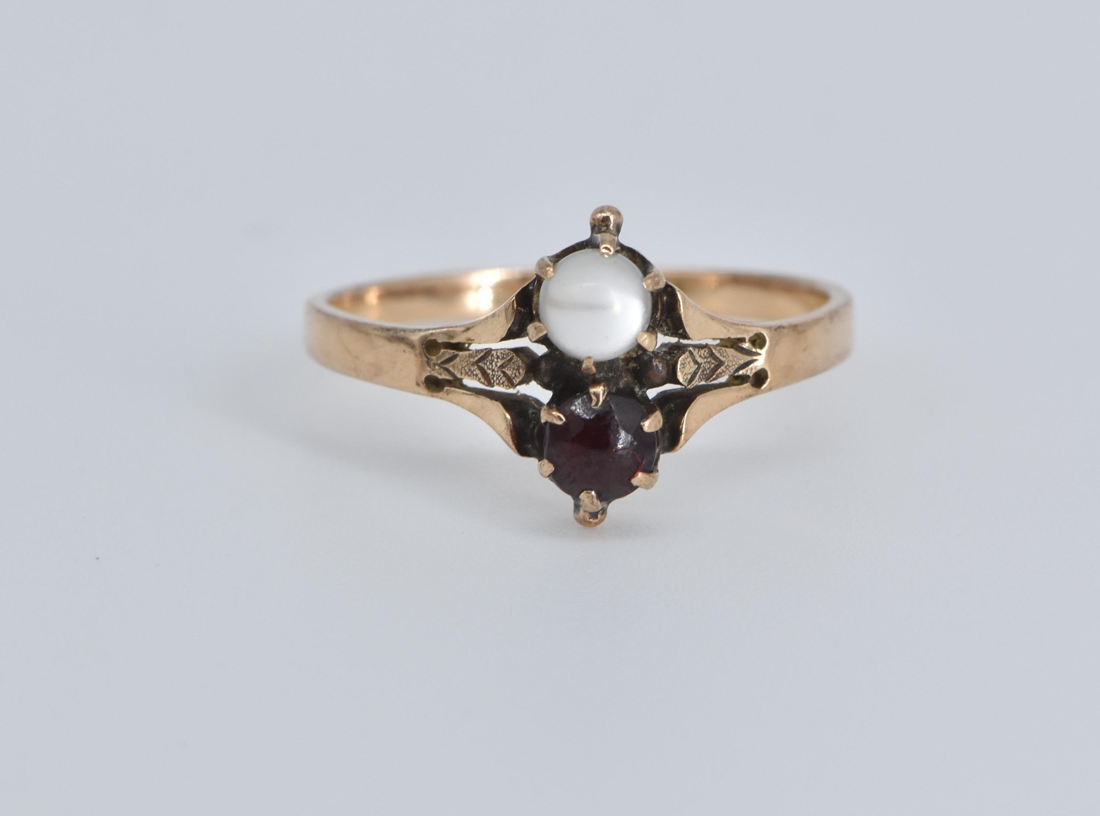 14K Victorian Garnet Moonstone Crystal Ball Yellow Gold Ring, Size 7