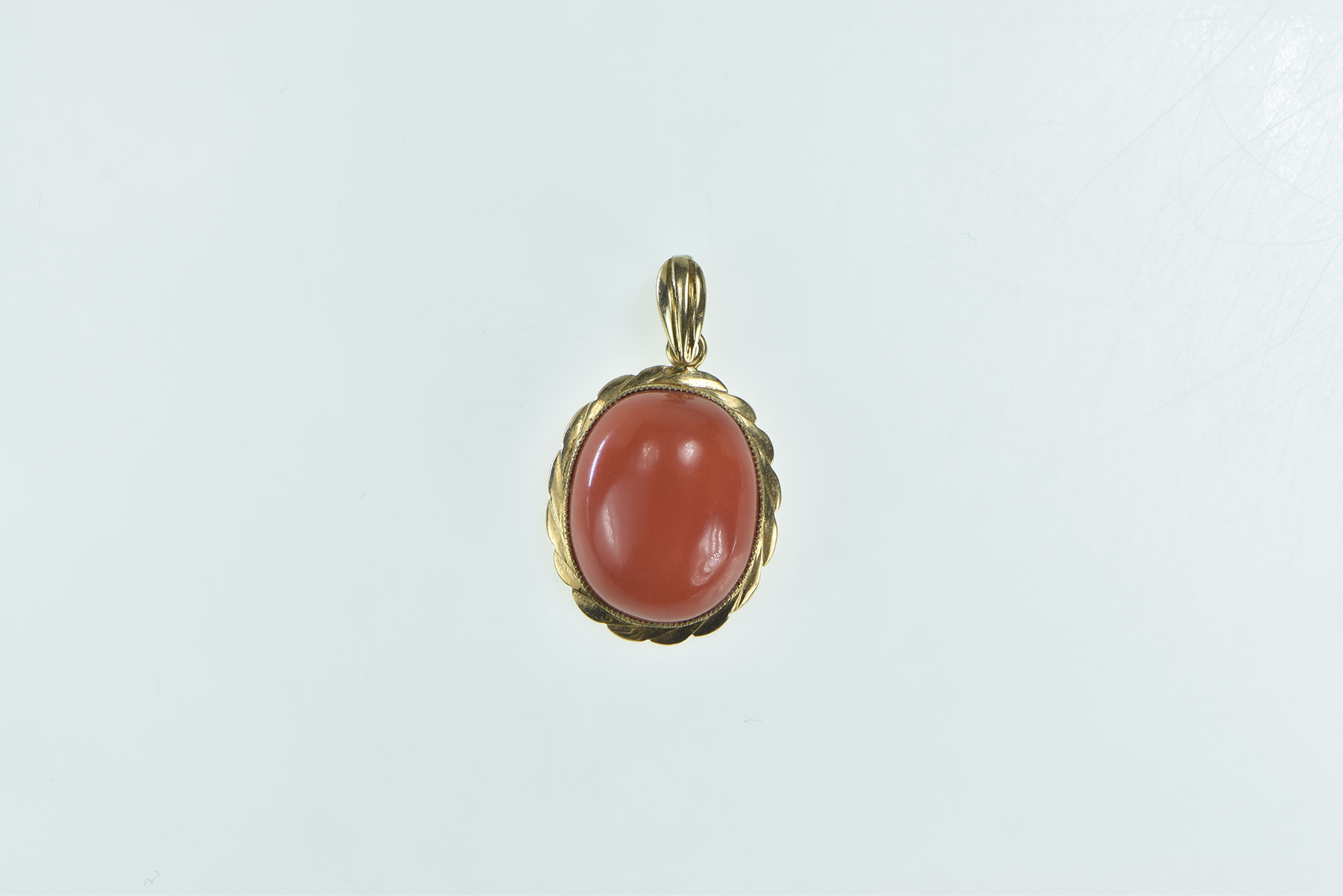 14K Vintage Coral Cabochon Scalloped Trim Yellow Gold Pendant