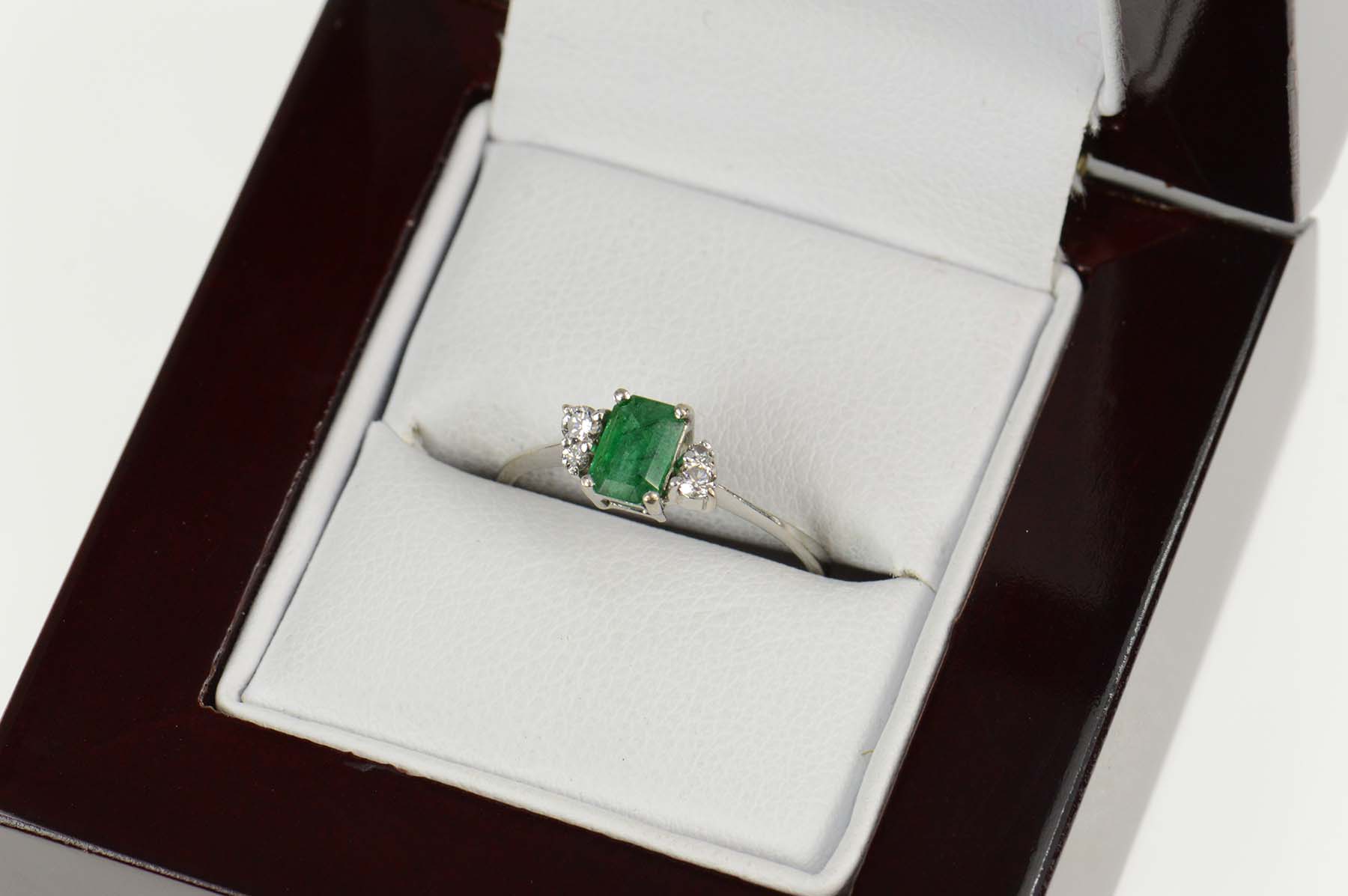 18K 0.47 Ctw Natural Emerald Diamond Engagement White Gold Ring, Size 5.5