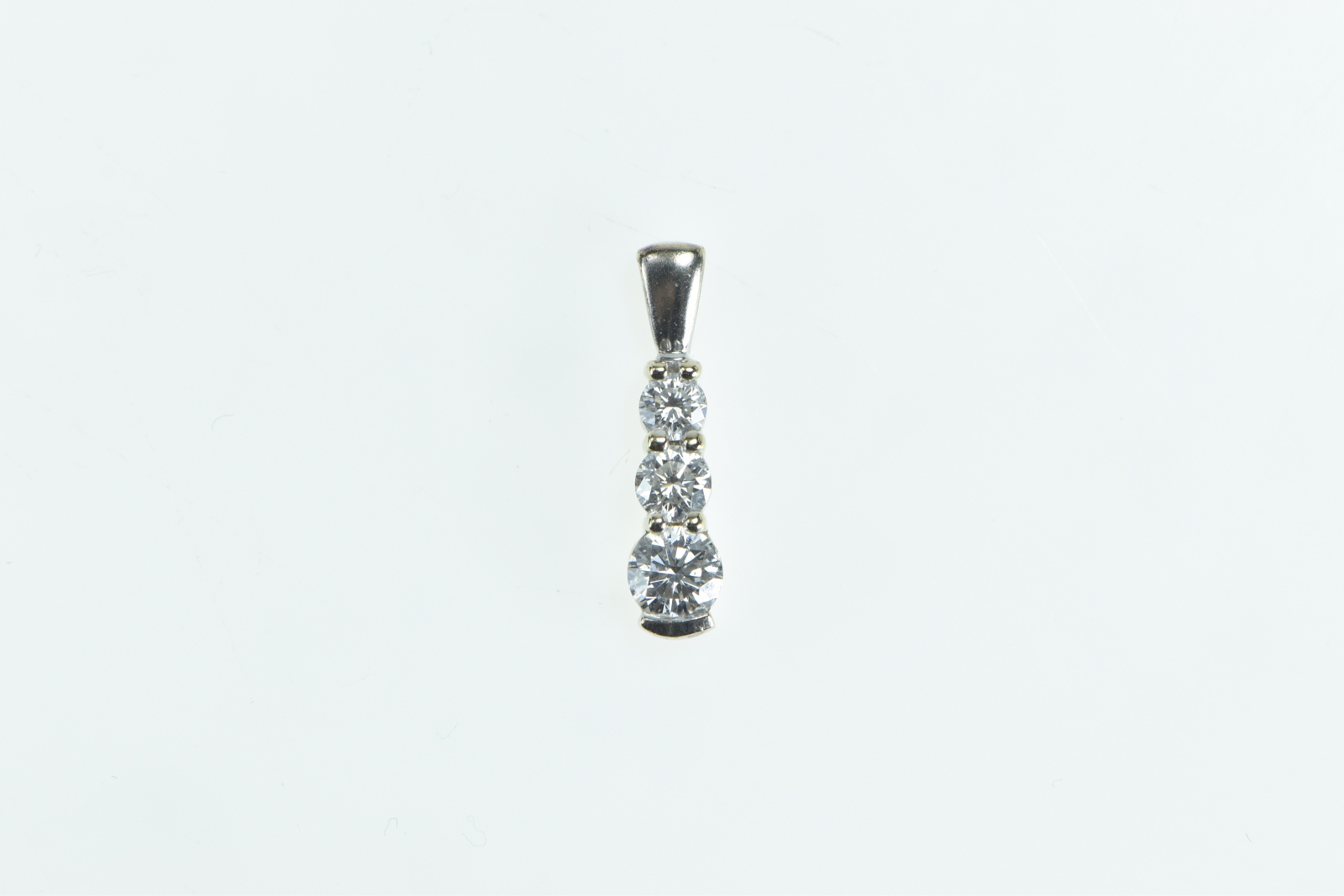 18K 0.50 Ctw Tiered Diamond E-F Classic Statement Yellow Gold Pendant