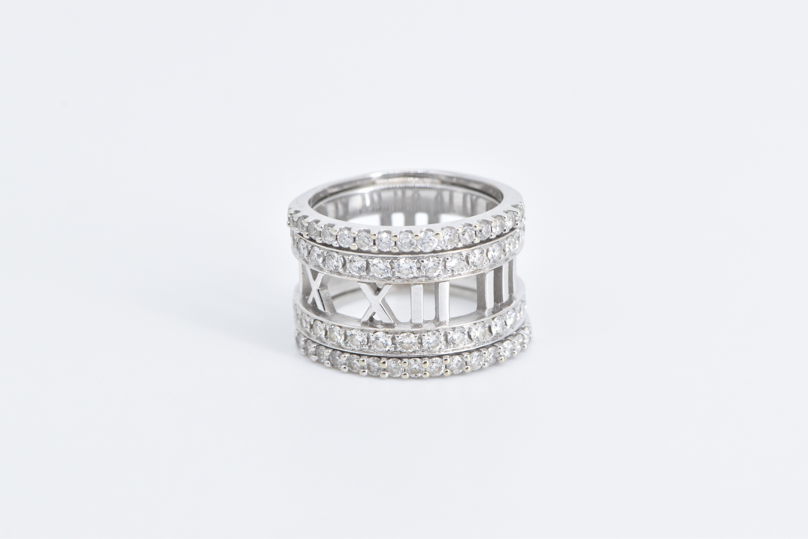 18K 0.60 Ctw Diamond Layered Atlas Roman Numeral White Gold Ring, Size 5.75