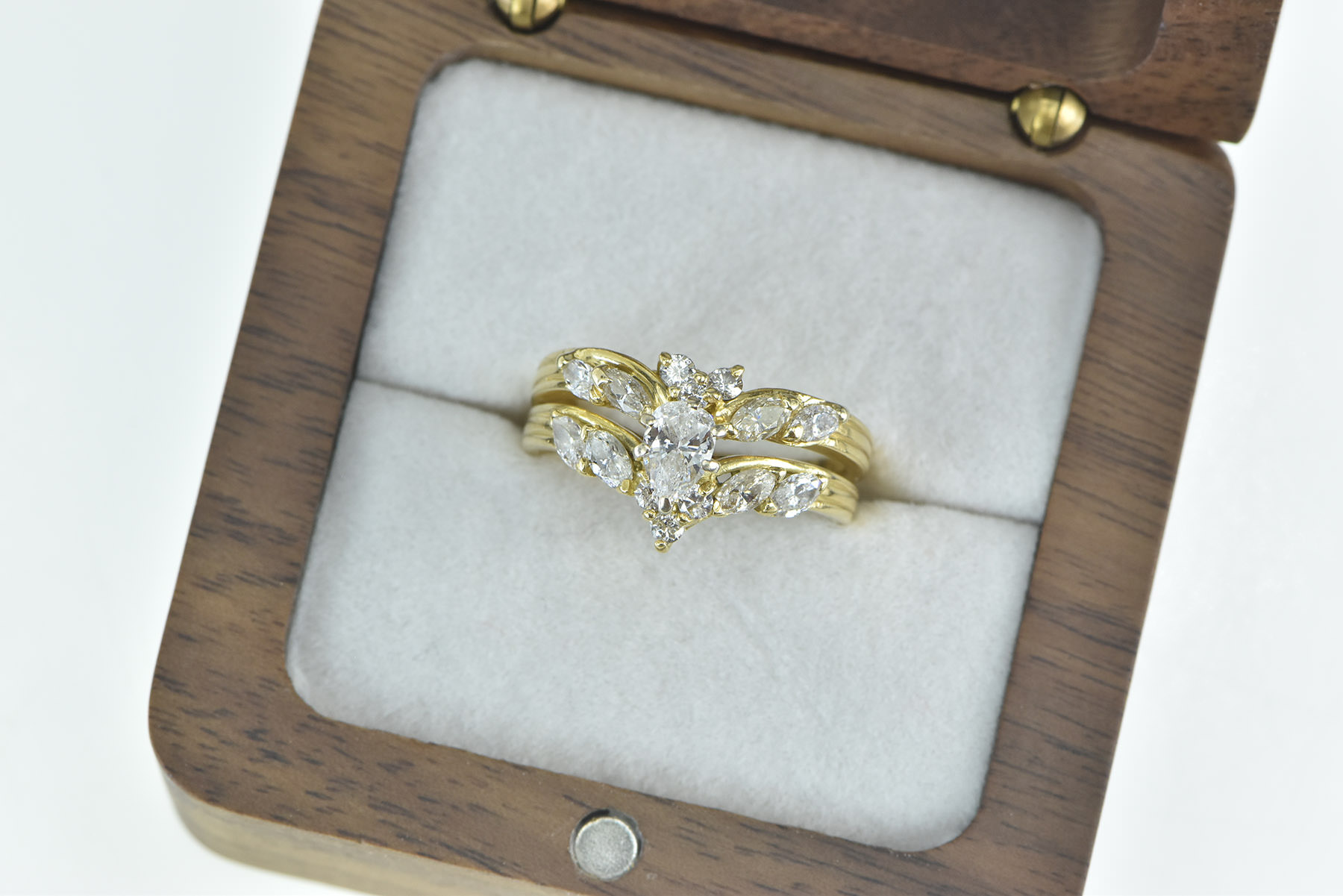 18K 1.01 Ctw Pear Diamond Chevron Engagement Yellow Gold Ring, Size 6.75