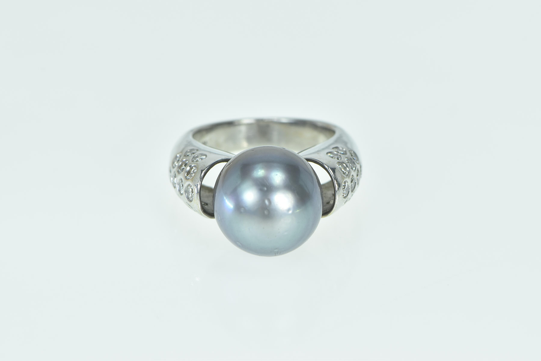18K 13.56mm South Sea Pearl 0.98 Ctw Diamond White Gold Ring, Size 7.5