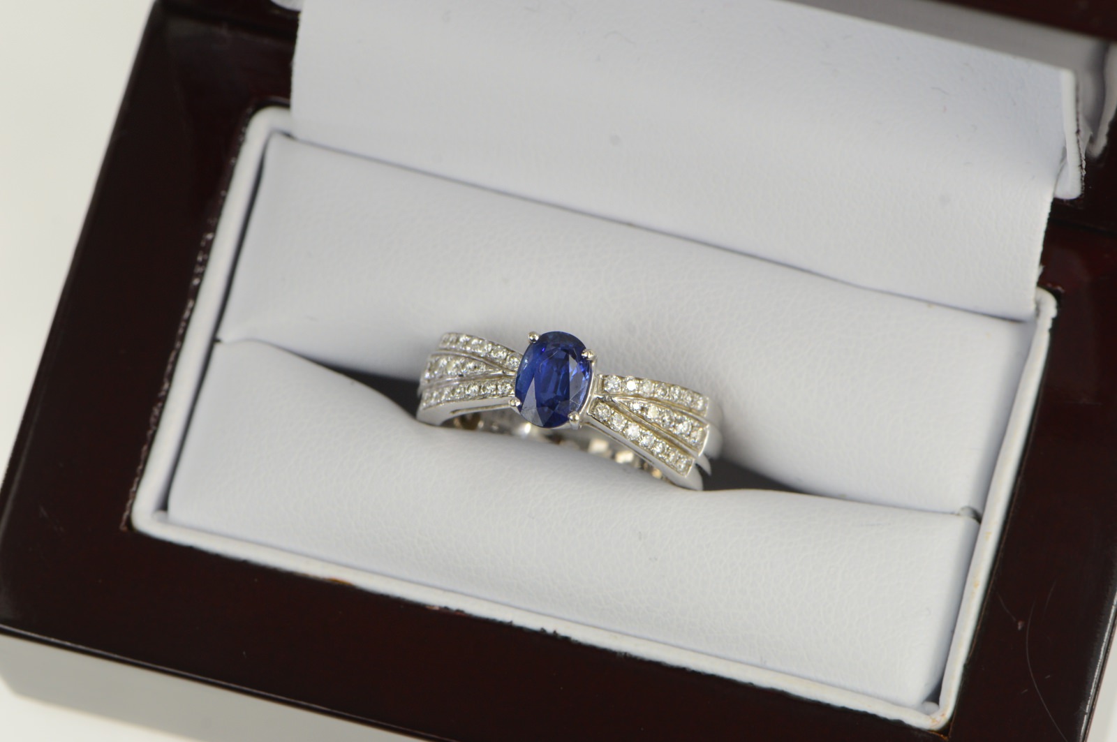 18K 1.40 Ctw F Lau Sapphire Diamond Engagement White Gold Ring, Size 7