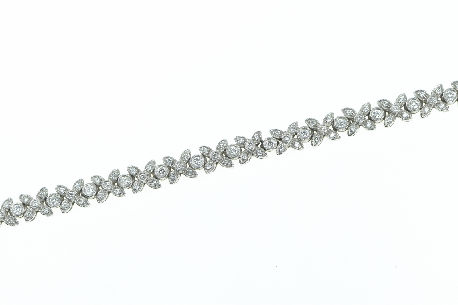 18K 3.80 Ctw Flower Diamond Cluster Chain White Gold Necklace 17.5"