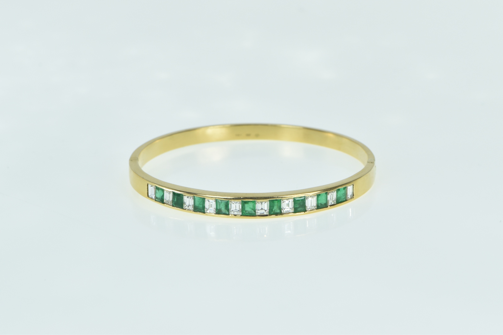 18K 3.90 Ctw Emerald Diamond Vintage Oval Bangle Yellow Gold Bracelet 6.75"