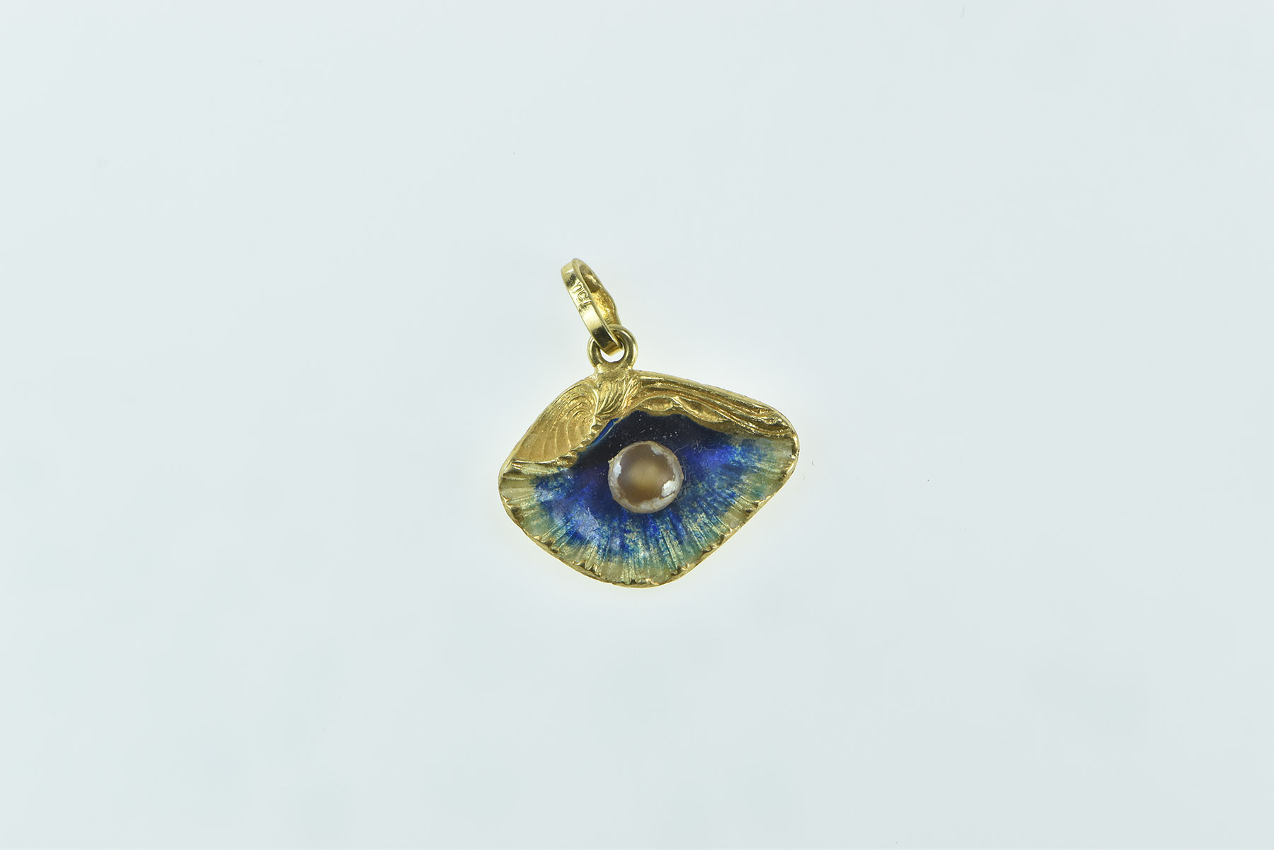 18K 3D Venus Enamel Oyster Sim. Pearl Statement Yellow Gold Charm/Pendant