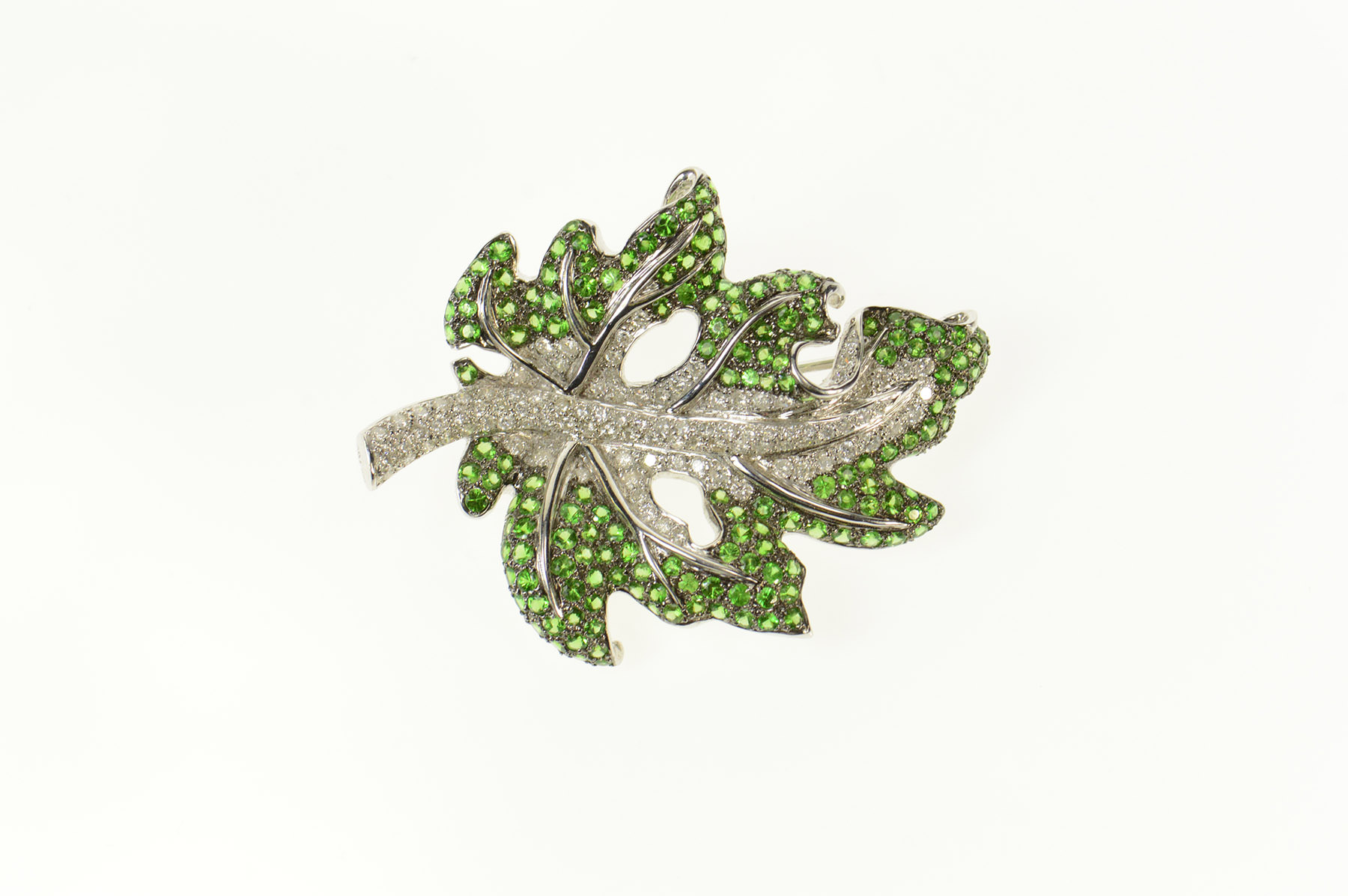 18K 9.55 Ctw Pave Tsavorite Garnet Diamond Leaf White Gold Pin/Brooch